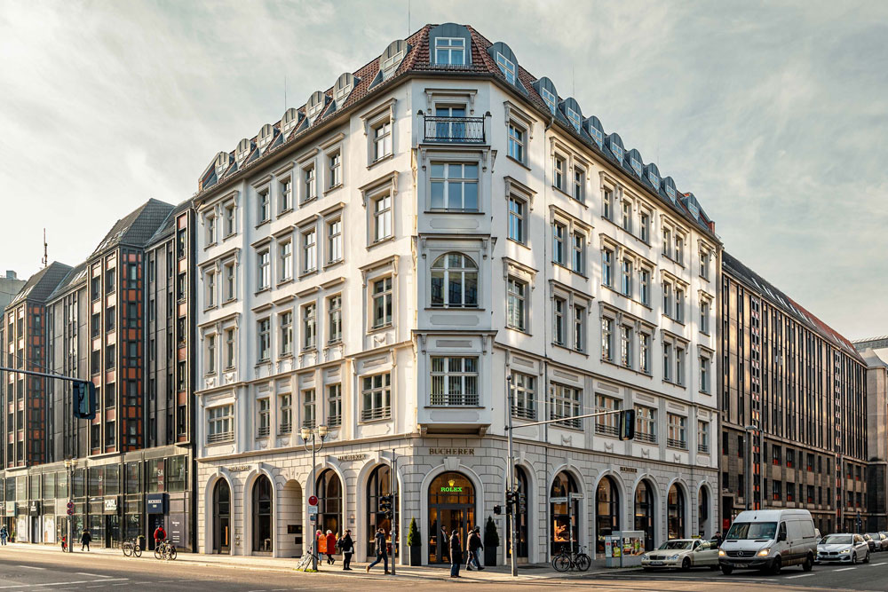 Außenansicht des Einsteinpalais in der Friedrichstraße 171, Standort des Office Club in Berlin Mitte